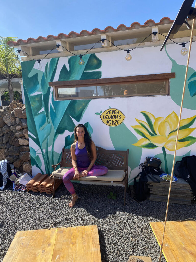 joginka na wyjezdzie jogowym Bright Boho 1