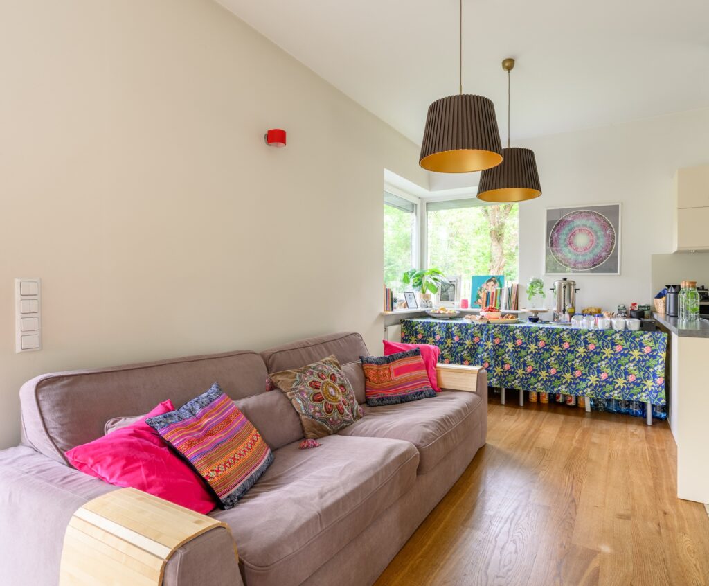 02 BRIGHT SPACE kanapasm 2